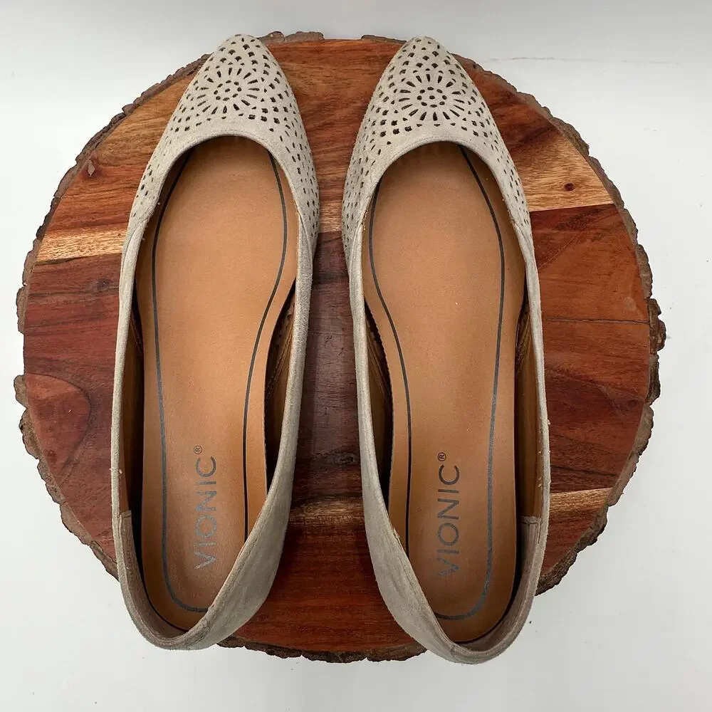 Vionic Carmela Ballet Flats Suede Pointed Toe Size 8 Tan EUC Preppy Quiet Luxury - Picture 10 of 10